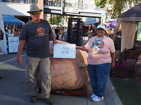 Ralph & Juana Laub Win Gateway Pumpkin Palooza Weigh-Off